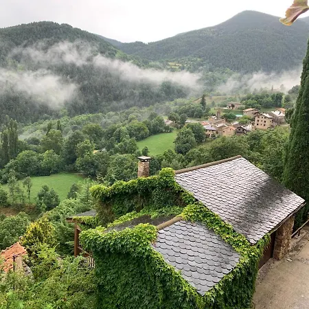 Pirineu Holiday home *